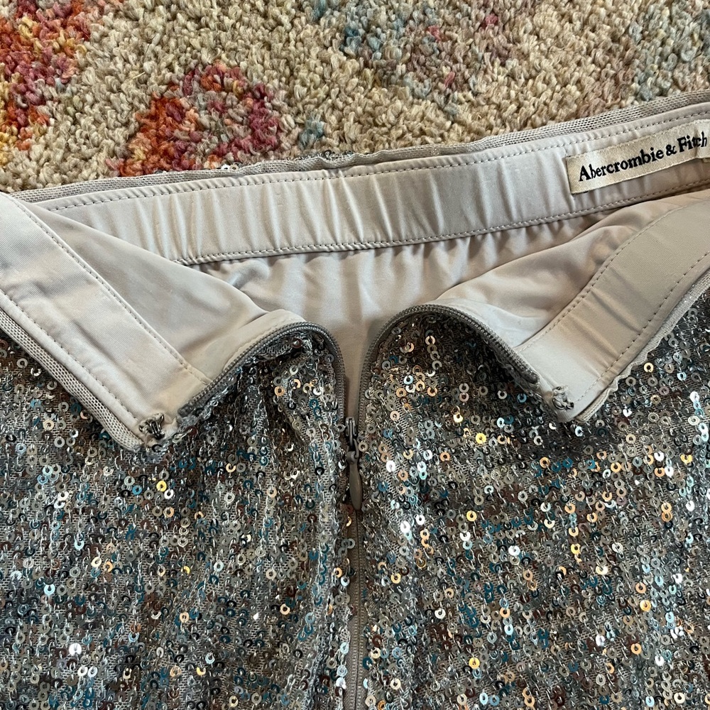 Abercrombie & Fitch Silver Sequin Mini Skirt - Picture 3 of 5